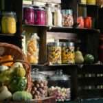 ΒΑΔΙΖΟΝΤΑΣ ΠΡΟΣ ΤΗΝ ΑΥΤΑΡΚΕΙΑ