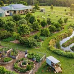 Σχεδιασμός κήπου περμακουλτούρας με ζώνες και φυτά